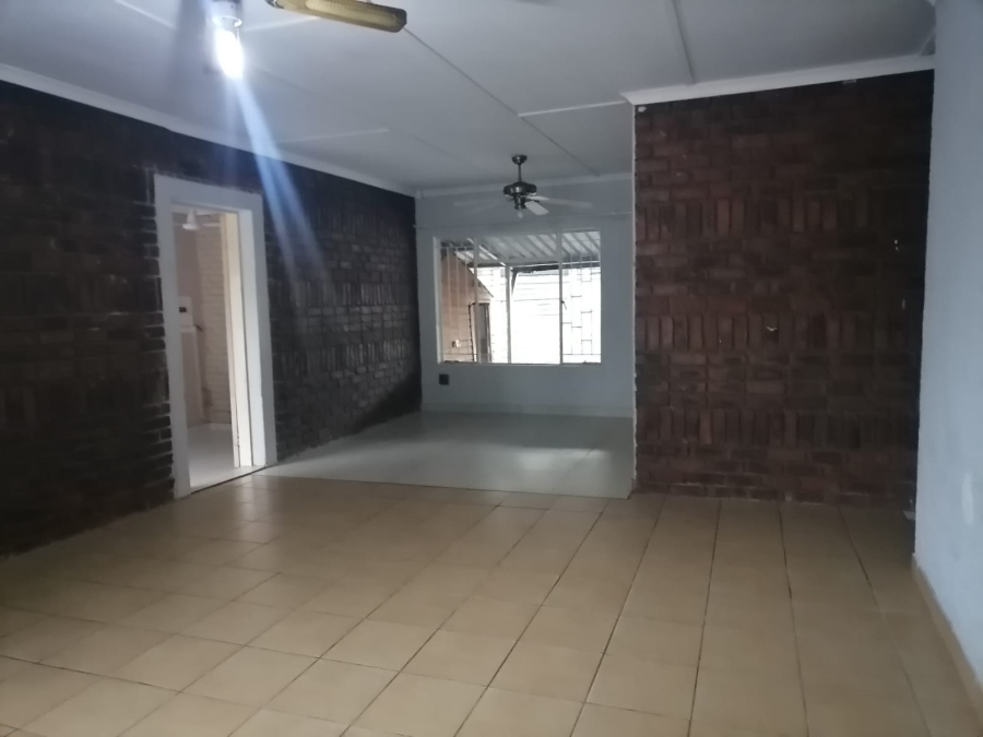 4 Bedroom Property for Sale in Geelhoutpark North West